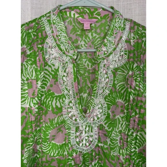 Lilly Pulitzer Women's Embellished Tunic Green Pink SunnySide Lion Size Medium - Picture 2 of 4
